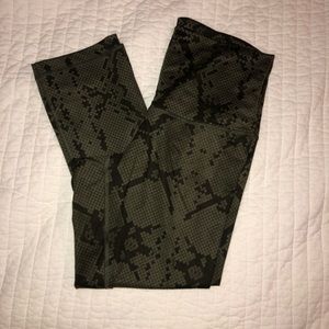 Lululemon Wunder Under leggings